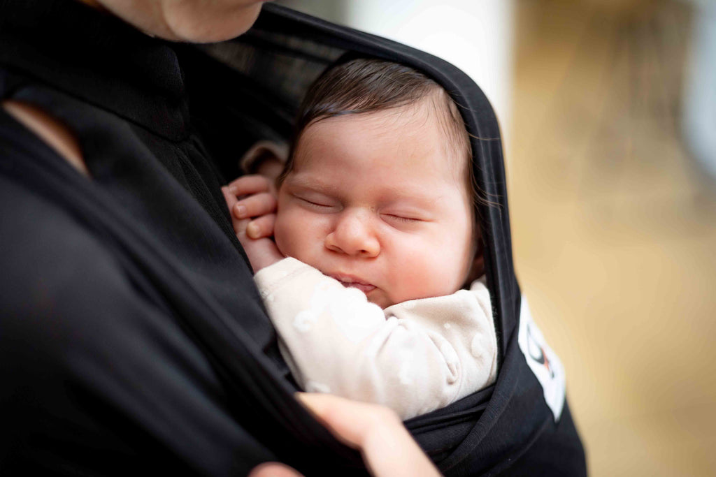 Benefits of Using a Baby Carrier in Stressful Times