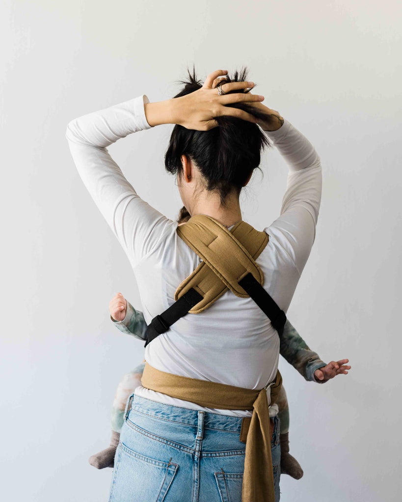 מנשא תינוק, מנשא ילקוט, מנשא ללא קשירה, מנשא פשתן, מנאש מומלץ, מנשא מגיל לידה, מנשא אורבן, מנשא חרדל, urban baby wrap מנשא לגיל שנה, מנשא לגיל שנתיים, מנשא טיולים, מנשא גב, מנשא קל לשימוש, מנשא מעוצב, מנשא יפה, ארטיפופ